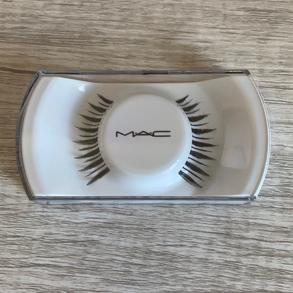 MAC 7 Lash False Lashes - Picture 1 of 4